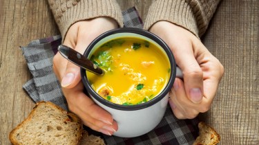 Por qué en invierno aumentan los antojos y cómo controlarlos de forma saludable