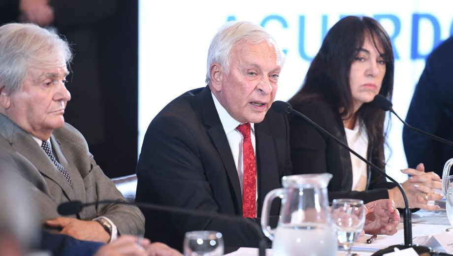 Víctor Pesino, un camarista porteño que está próximo a jubilarse y busca la prórroga de su mandato por cinco años de la mano del Gobierno. Foto: Gentileza Senado de la Nación.