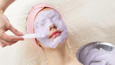 Mascarilla de lavanda: el ritual de belleza casero que ayuda a relajar y cuidar la piel
