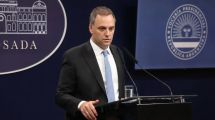 Imagen de Bitcoin, propiedades y deudas no bancarias: así evolucionó el patrimonio de Adorni en sus declaraciones juradas