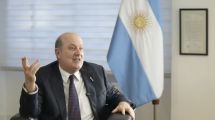 Imagen de La apuesta de Sturzenegger por Tesla y los autos autónomos: por qué el acuerdo con EE.UU. traba su desembarco
