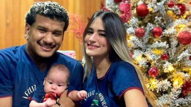 La conmovedora historia del futbolista que perdió a su esposa en el terremoto de Venezuela: murió al salvar a su hija de un año