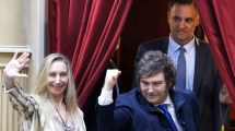 Imagen de «Tiempo de descuento» para Manuel Adorni: crece la presión para forzar su renuncia al gabinete de Javier Milei