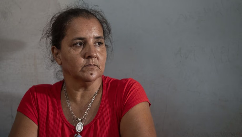 María Noguera, madre de Loan, rompió en llanto y sufrió una descompensación.