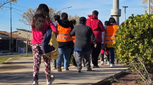Impulsan caminatas inclusivas para adolescentes y jóvenes en Cutral Co