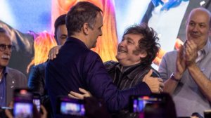 Por qué Manuel Adorni resiste en el Gobierno: las tres razones por las que Javier Milei lo sostiene