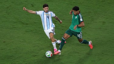 Con Montiel, los 17 jugadores que pueden perderse las semifinales del Mundial si reciben una amarilla en cuartos