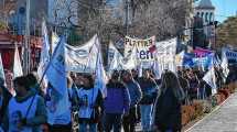 Imagen de Paro docente en Neuquén este lunes: ATEN marchó a cinco años de la explosión en Aguada San Roque