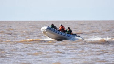 Hallaron un cuerpo en el Río de la Plata y creen que sería uno de los cinco pescadores desaparecidos