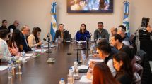 Imagen de GNL en Neuquén: la Legislatura dio despacho al acuerdo con YPF y avanza el proyecto de inversión