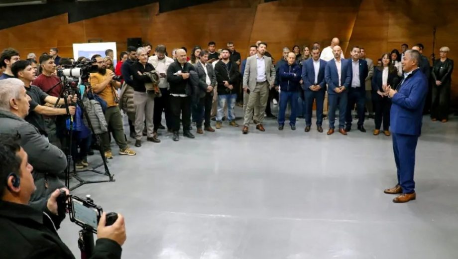 El gobernador Rolando Figueroa anunció el envío a la Legislatura del proyecto de regulación del GNL (Neuquén informa)