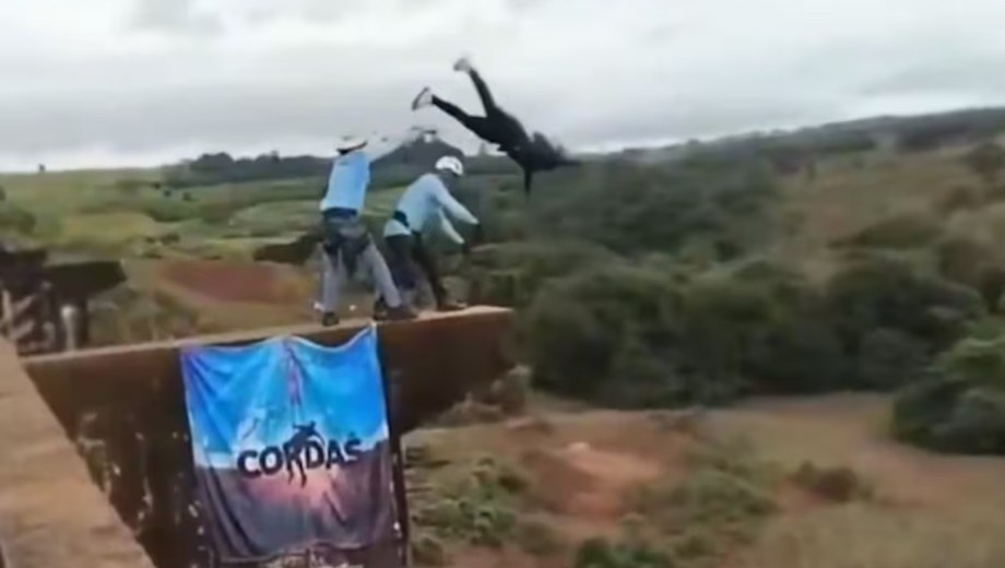 Rayza Gabrieli Dias Delfino se encontraba en el lugar para realizar un salto de rope jumping cuando presenció el accidente que terminó con la muerte de la joven.
