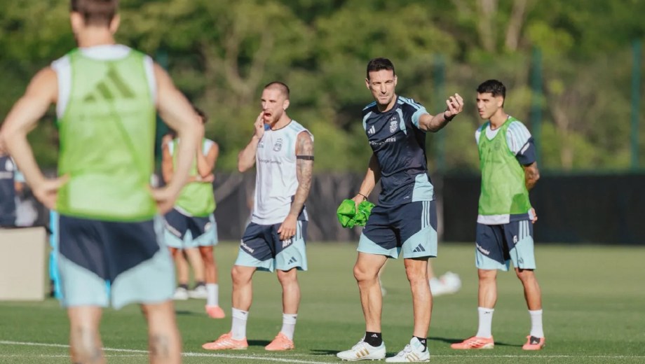 Scaloni le daría descanso a los titulares, pensando en los 16avos de final.