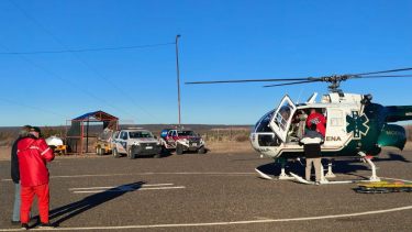 Trasladaron en vuelo sanitario a un trabajador petrolero: sufrió una herida en la mano y fue derivado a Neuquén
