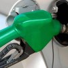 Imagen de Mezclar nafta premiun con super: los motivos por los que no lo recomiendan 