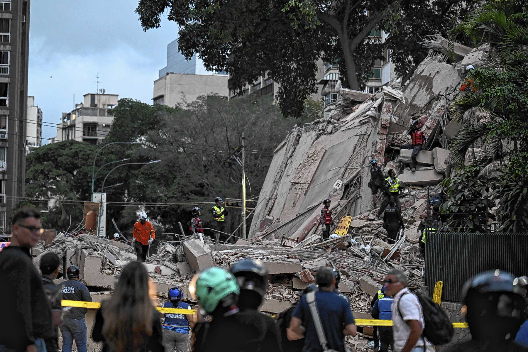 Fuerte terremoto sacudió Venezuela y generó escenas de pánico en ...