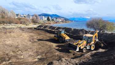 Comenzó el movimiento de suelo en el lugar donde se emplazará la pileta olímpica de Bariloche