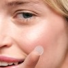 Imagen de Parches anti acné: el aliado beauty que conquista las redes