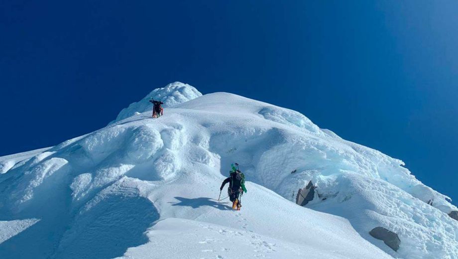 un excursionista murió tras caer 200 metros mientras descendía de un volcán en Chile