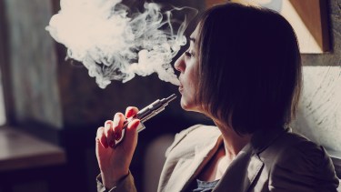 El peligro de los vapeadores: los efectos en pulmones, corazón y adicción