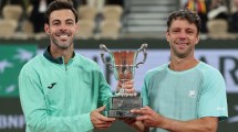Imagen de Horacio Zeballos se coronó bicampeón de Roland Garros junto a Granollers