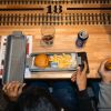 Imagen de El restaurante donde la comida llega en tren: una experiencia diferente para las vacaciones de invierno en Buenos Aires