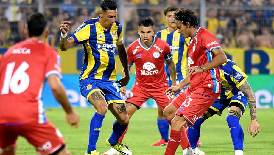 Belgrano derrotó 2-1 a Rosario Central en el Gigante de Arroyito en la primera fecha del Torneo Apertura. (Foto: Archivo/FOTOBAIRES)