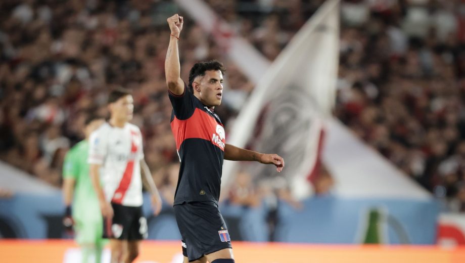 David Romero, centrodelantero de Tigre, es pretendido por Boca y dos clubes de Europa. (Foto: FOTOBAIRES)