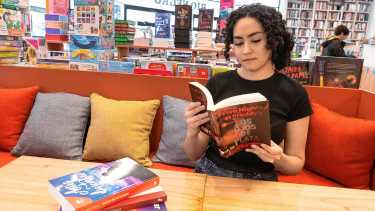 Cinco libros para jóvenes y adolescentes para leer en vacaciones de invierno