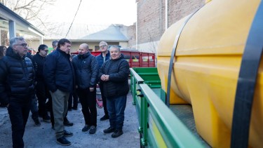 Emergencia hídrica en Río Negro: entregan carros de agua y licitarán 250 tanques en la Región Sur