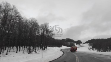 Precaución por el hielo en las rutas de la cordillera de la Patagonia: la niebla dio un respiro en el Alto Valle