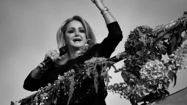 Murió Bonnie Tyler, la mítica voz de los ochenta que marcó a fuego a generaciones