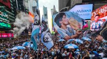 Imagen de Las mejores fotos del banderazo argentino en Nueva York antes de la final del Mundial 2026
