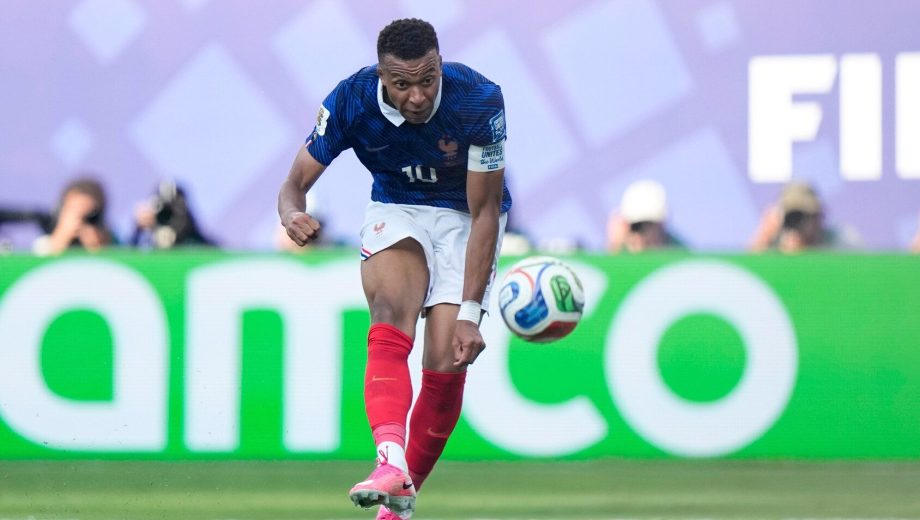 Mbappé no da respiro y presiona a Messi: cómo está la tabla de goleadores de los Mundiales