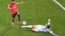 Imagen de Leandro Paredes, tras el cruce clave que salvó a Argentina ante Egipto por el Mundial: «No me di cuenta de la magnitud de la jugada»