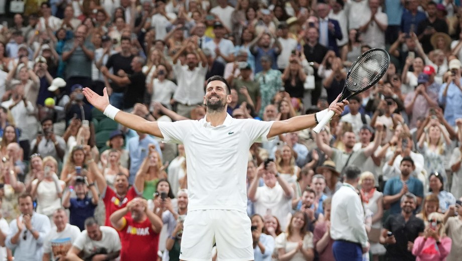 (AP) El serbio vuelve a verse las caras con Sinner, tal como ocurrió este año en las semifinales de Australia. Aquel día fue victoria de Nole. 