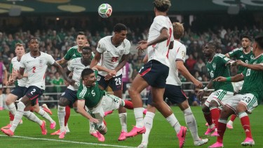 El inglés Quansah recibió dos partidos de sanción por su roja ante México en octavos de final