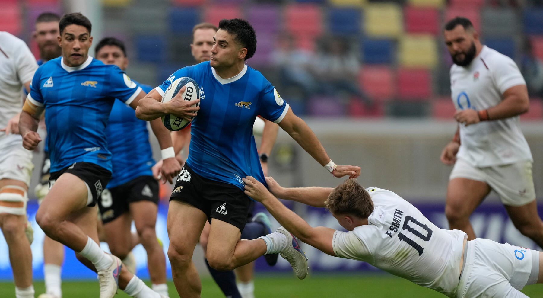 Los Pumas rindieron homenaje a la selección del 86, pero perdieron ante Inglaterra