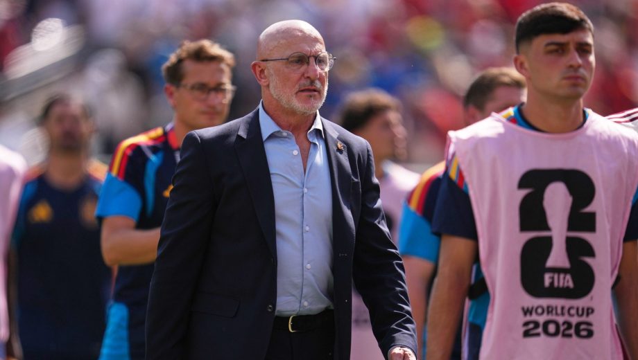 Por el contrario, el español valoró la conducta de sus futbolistas luego del partido ante Argentina. 