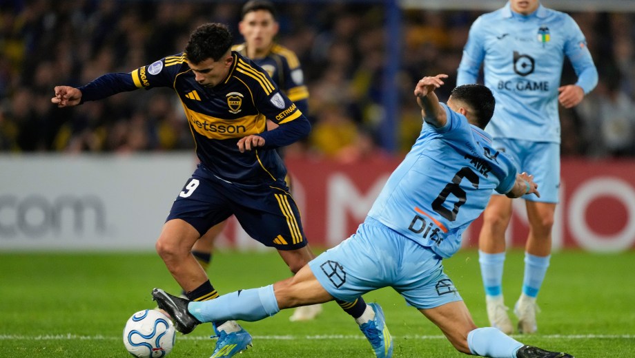 Leonel Flores es uno de los juveniles que el Vasco tiene muy en cuenta. (AP Photo/Gustavo Garello)