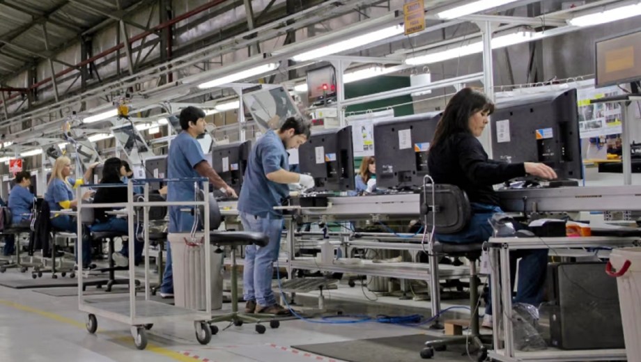 La economía se frenó otra vez en mayo. Foto: NA 