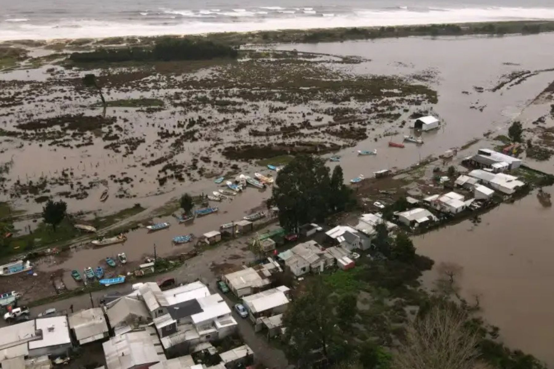 Confirman 10 muertos y cuatro desaparecidos por el fuerte temporal en Chile: decretaron «estado de catástrofe» a cinco días del inicio