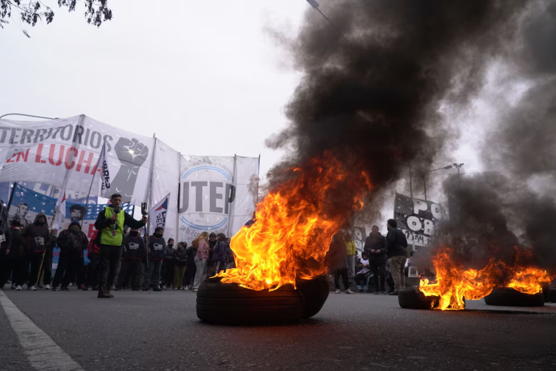 Protesta de organizaciones de izquierda en CABA genera incidentes y despliegue de seguridad