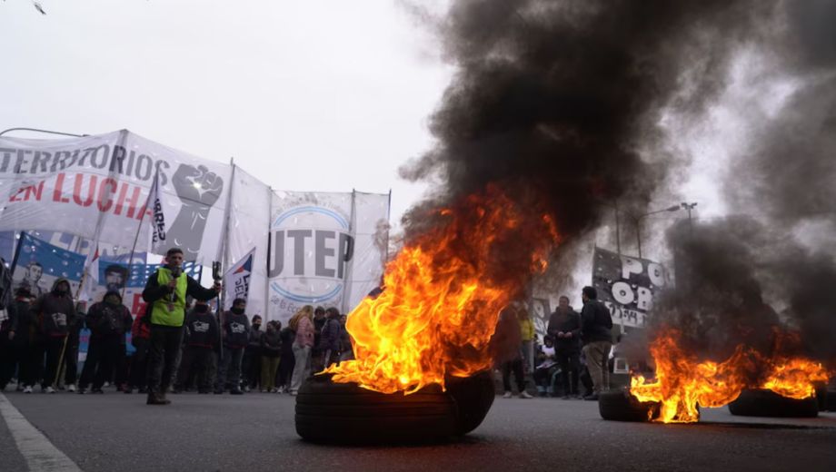 Incidentes en CABA por una protesta de organizaciones de izquierda: hay presencia de Gendarmería y Policía Federal