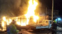 Imagen de Incendio en un barrio de Bariloche: el fuego provocó la destrucción de dos casas