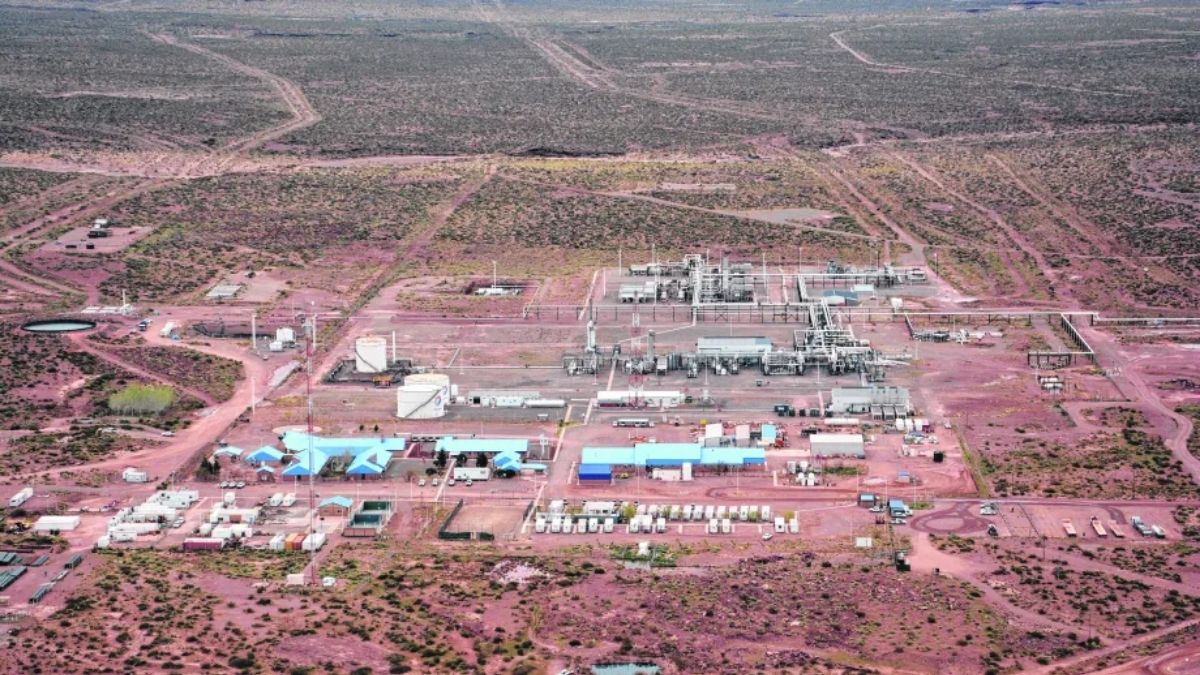 Funcionarios fueguinos visitaron Vaca Muerta para observar su actividad petrolera