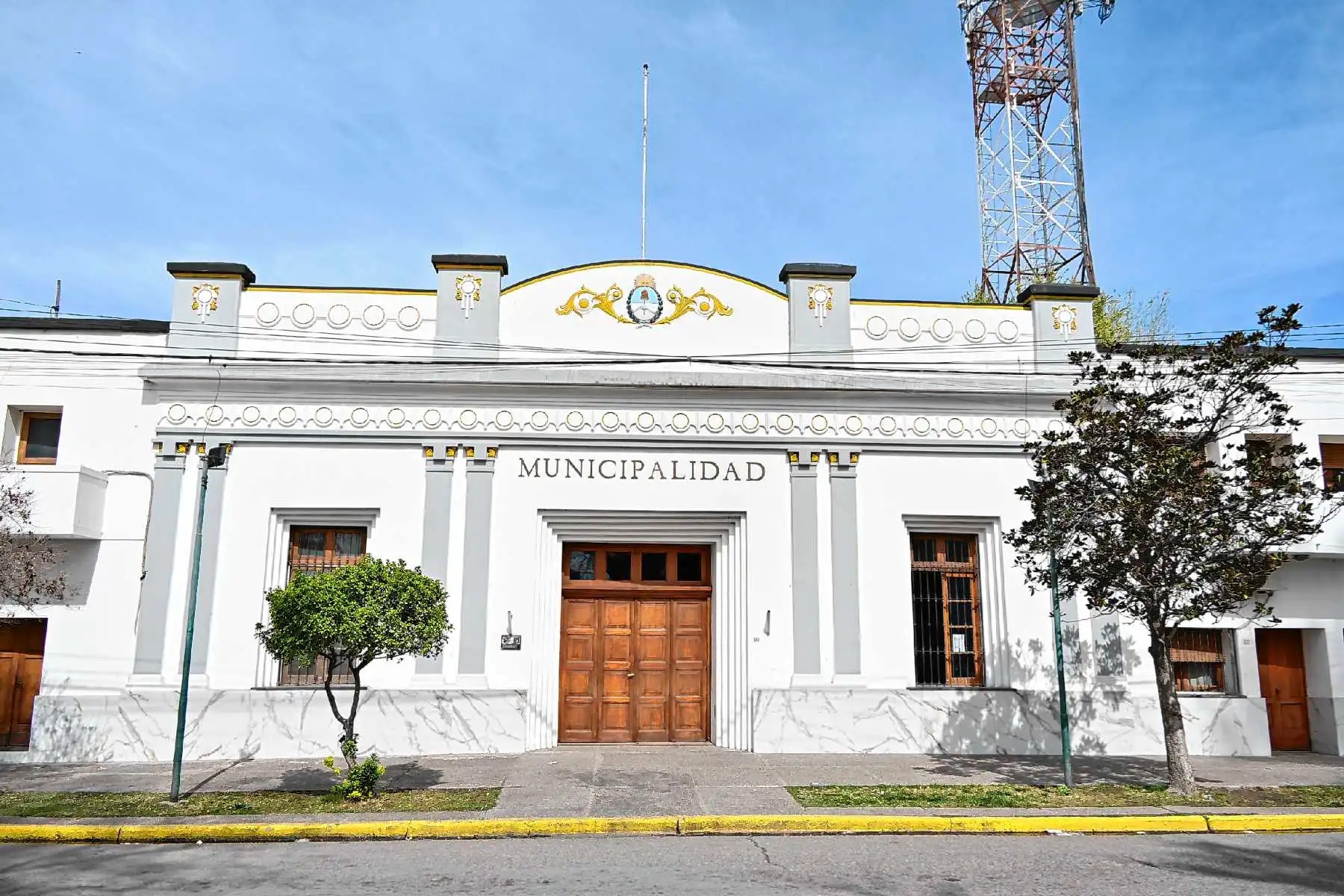 Nuevo intendente interino de Allen asume tras la suspensión de Román