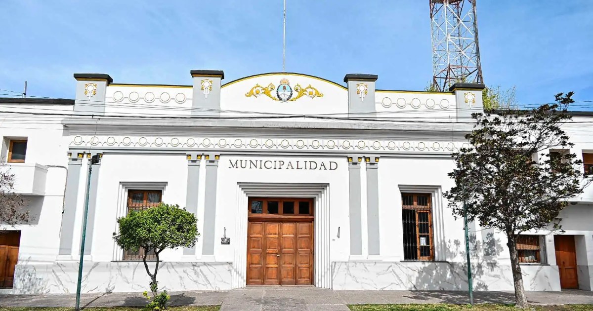 Nuevo intendente interino de Allen asume tras la suspensión de Román