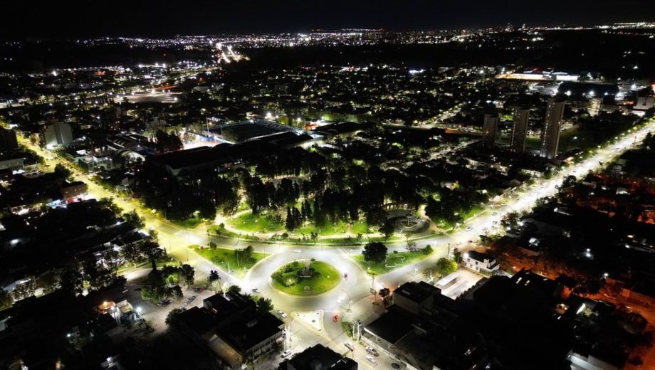 El 80% de Cipolletti ya cuenta con alumbrado público LED. Foto: municipio de Cipolletti. 