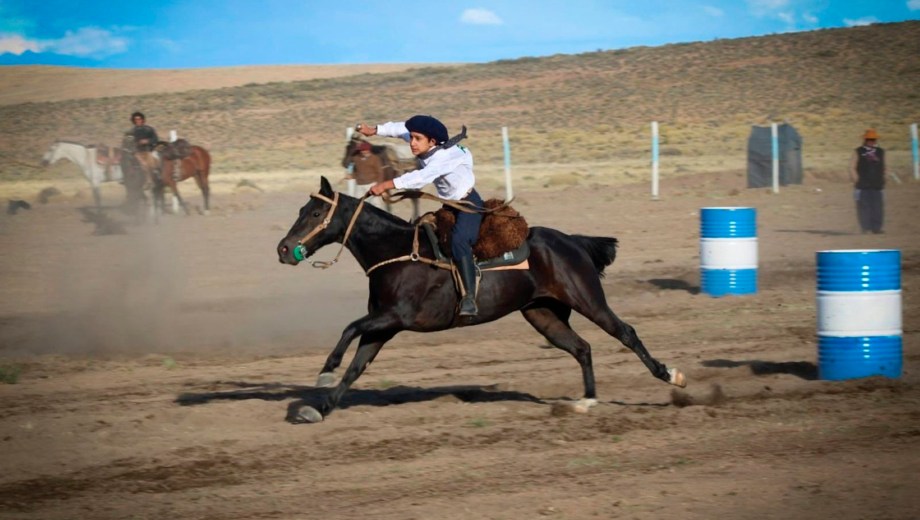 Bauti, campeón de carreras de tambores. Una tradición de familia. (FOTOS: Gentileza)